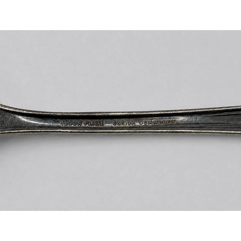 Vintage Tudor Plate Oneida Community Silverplate Pierced Pie / Cake Server